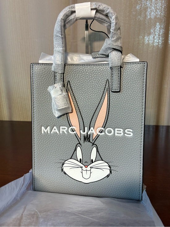 Marc Jacobs Handbags - Marc Jacobs Grey Leather Bugs Bunny Portrait Tote NWT